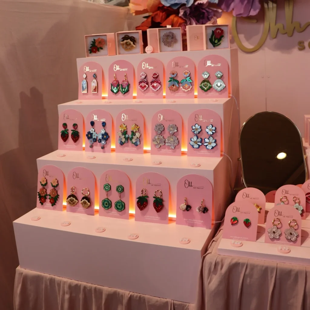 Should You Hire or Buy Your Display Furniture - plinths