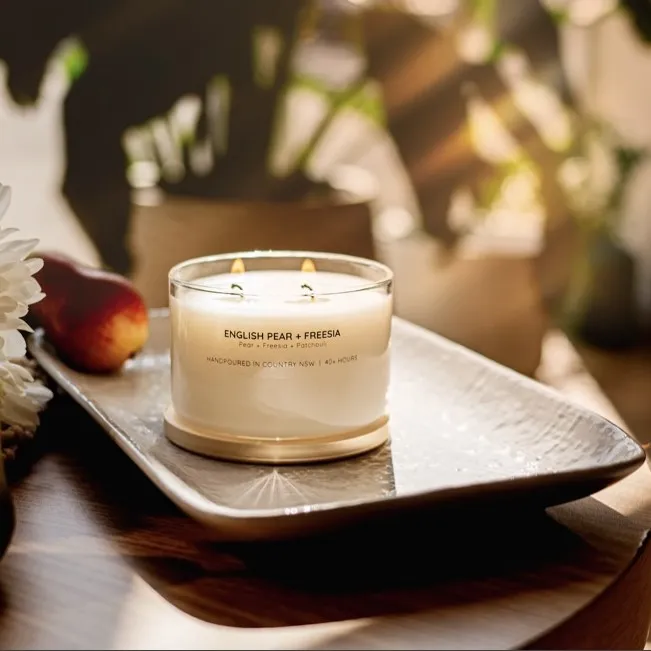 meeraboo English Pear Freesia Gold Lid Soy Candle